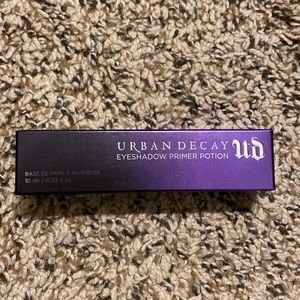 Never opened or used(only packaged open for pic)urban decay eye shadow primer